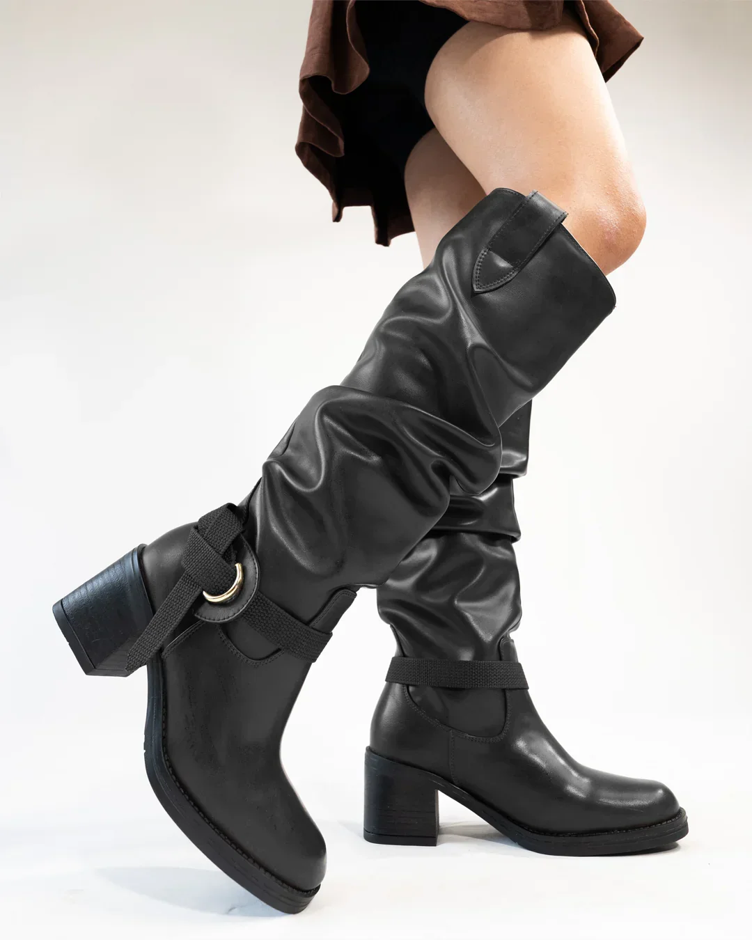 Black Knee-High Boots With Buckle And Heel - Image 5