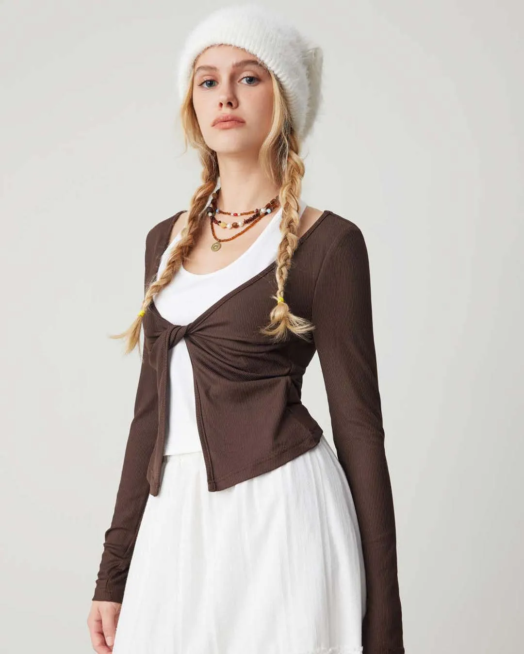 Contrast Color Front Knot Ribbed Top in Chocolate Brown And White - Image 4