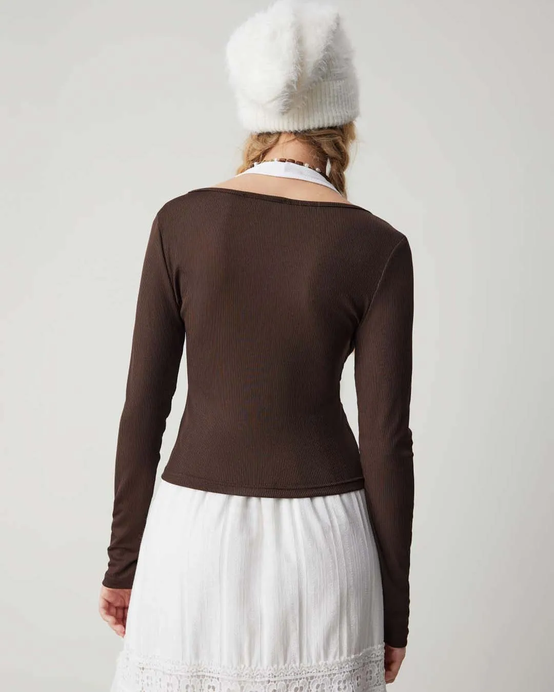 Contrast Color Front Knot Ribbed Top in Chocolate Brown And White - Image 5