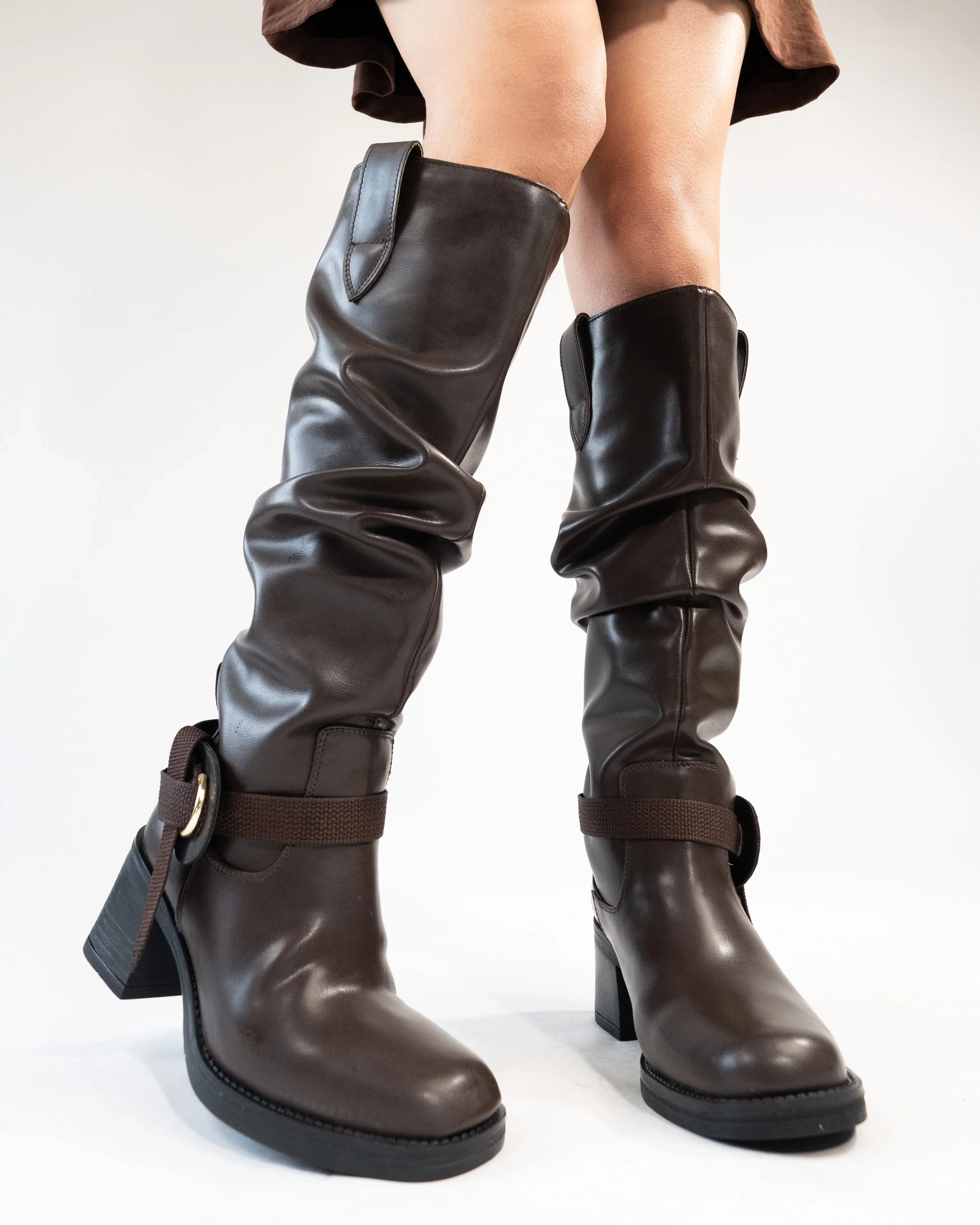 Brown Knee-High Boots With Buckle And Heel - Image 4