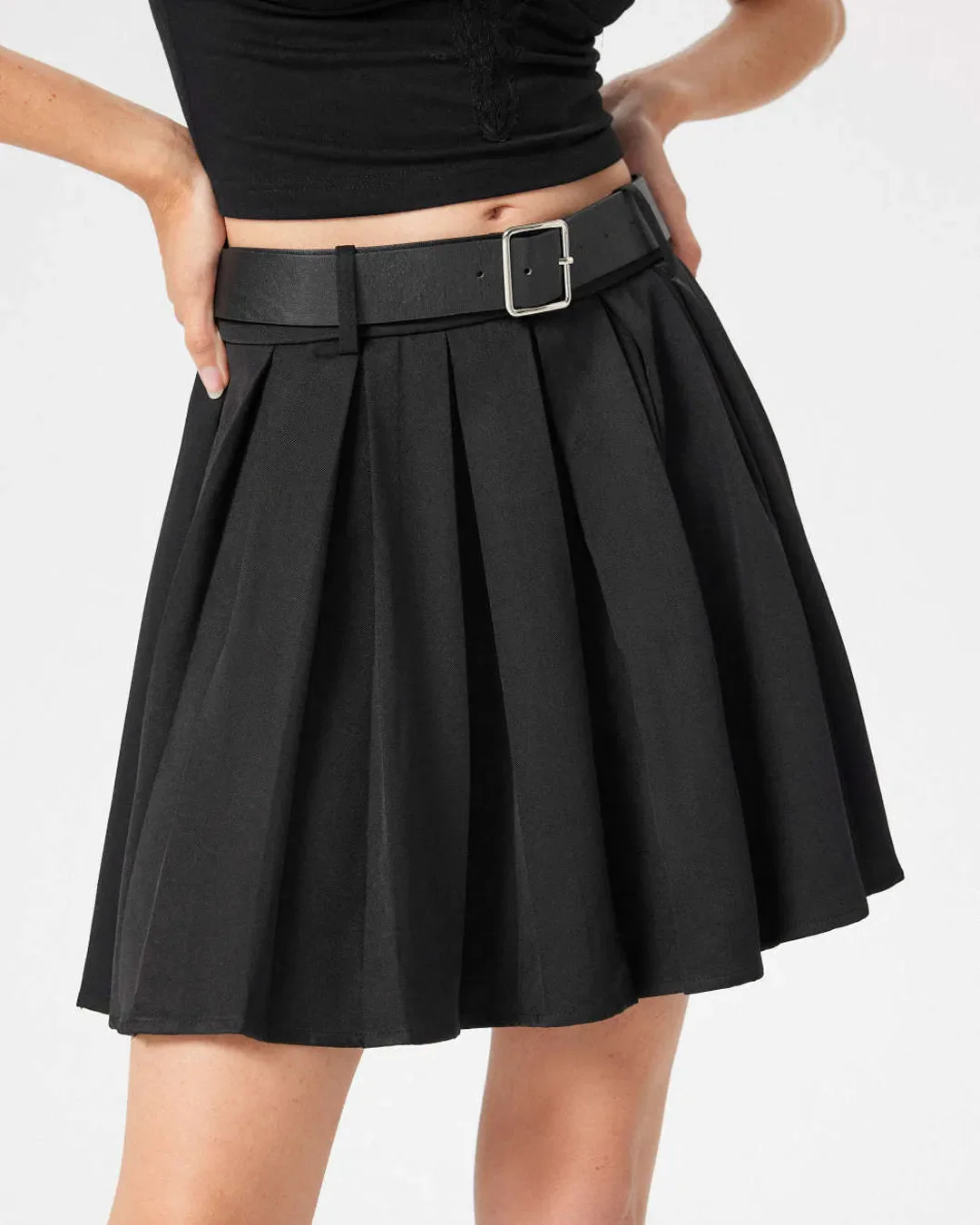 Korean Style High Waist Pleated Black Skirt - Image 3