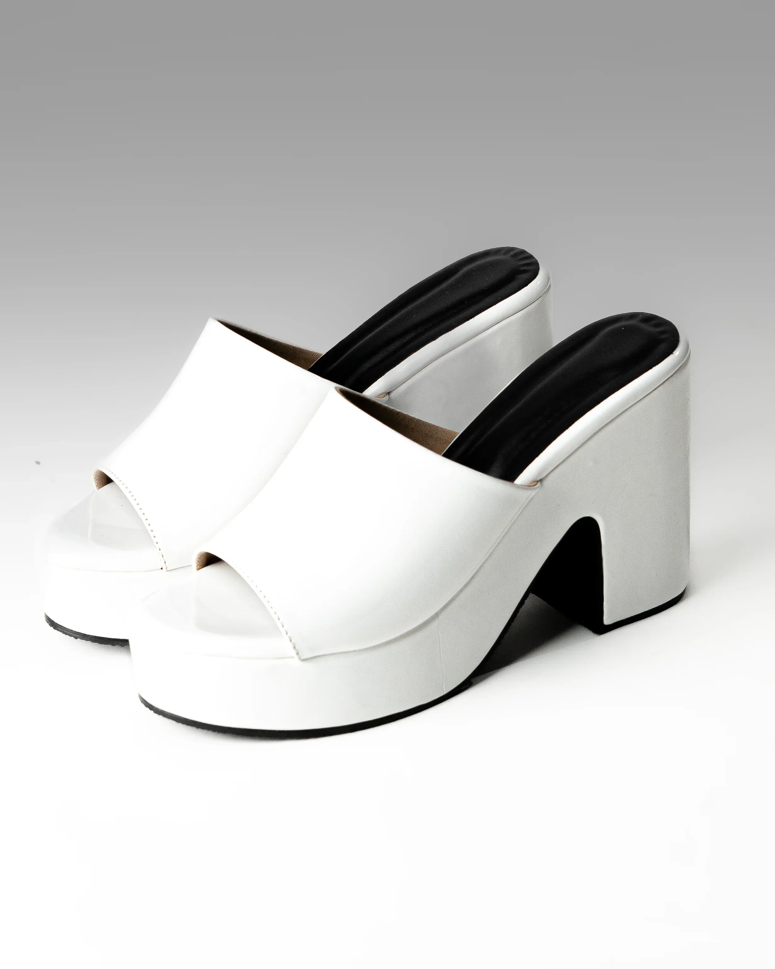 Vintage Peep Toe High Heel Shoes In White - Image 4